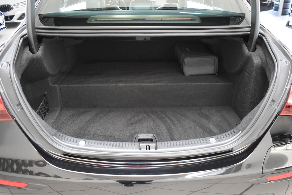 Mercedes-Benz E 300 de 4M NIGHT DISTR HUD AIR 360° NETTO 33000