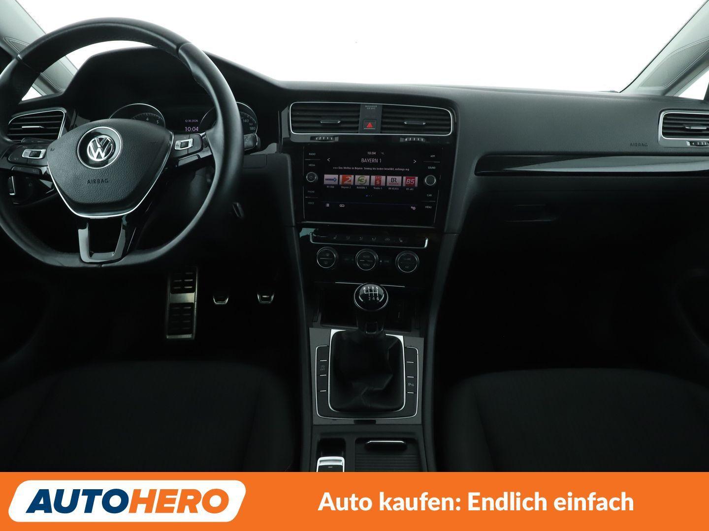 Volkswagen Golf VII 1.5 TSI ACT Sound*ACC*PDC*SHZ*