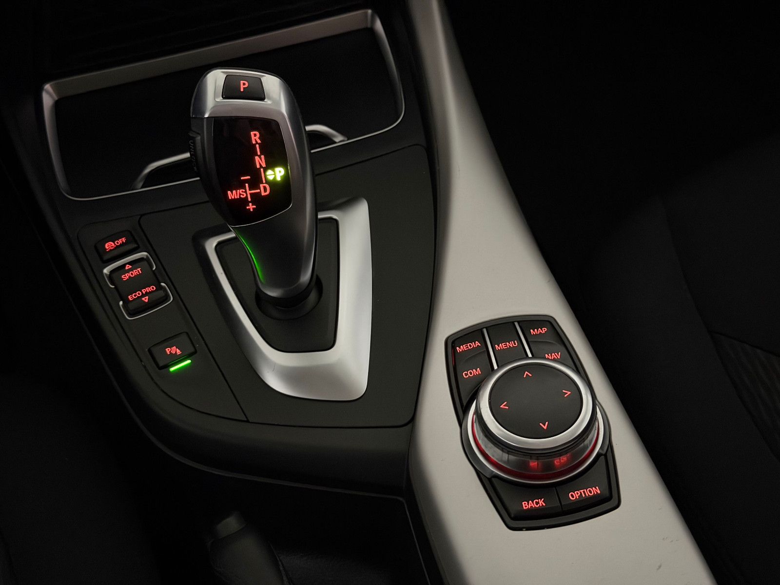 Fahrzeugabbildung BMW 118 i Aut. Advantage/NAVI BUSINESS/KLIMAAUT./LED