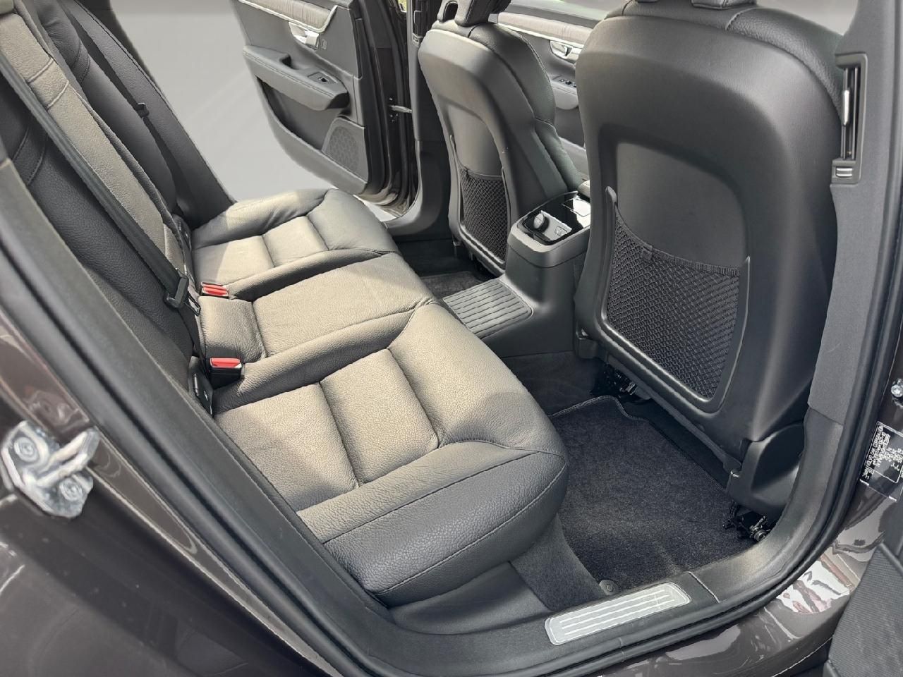 Fahrzeugabbildung Volvo V90 T6 AWD Inscription Recharge Plug-In Hybrid