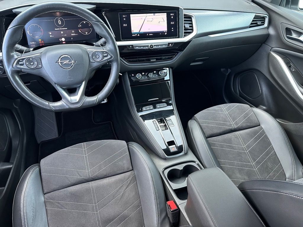 Fahrzeugabbildung Opel Grandland 1.5 D Automatik Elegance NAV+MATRIX