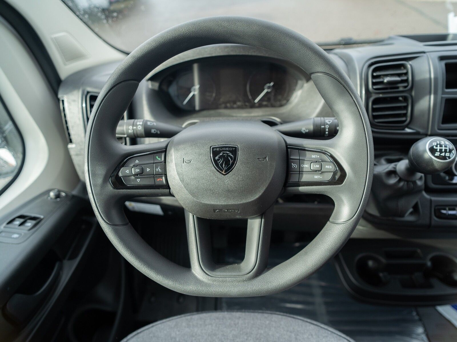 Fahrzeugabbildung Sunlight Cliff 640 Markise, Performance Grey, Vorb. Solar