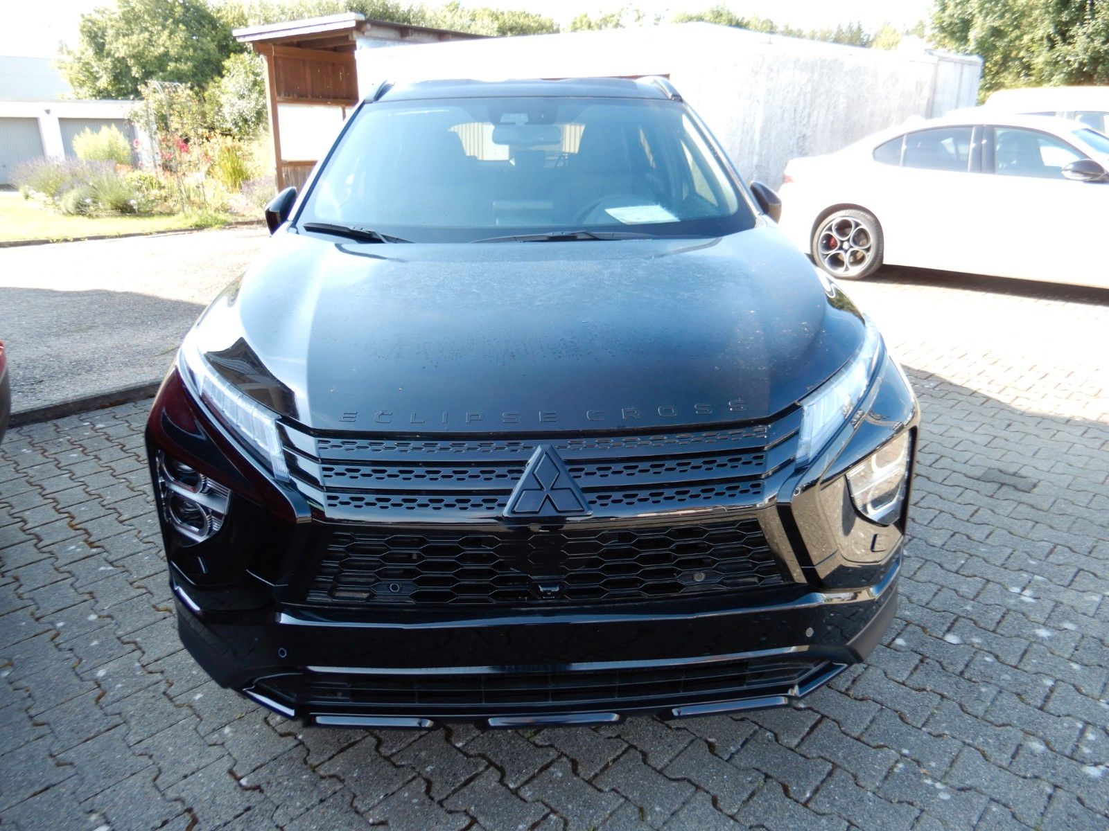 Fahrzeugabbildung Mitsubishi Eclipse Cross PHEV Plus Select Black 4WD LED