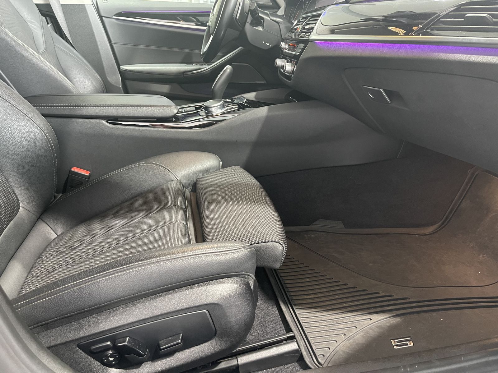 Fahrzeugabbildung BMW 540 d*xDrive*Sport Line*AHK*LED*HUD*Leder*Pano*