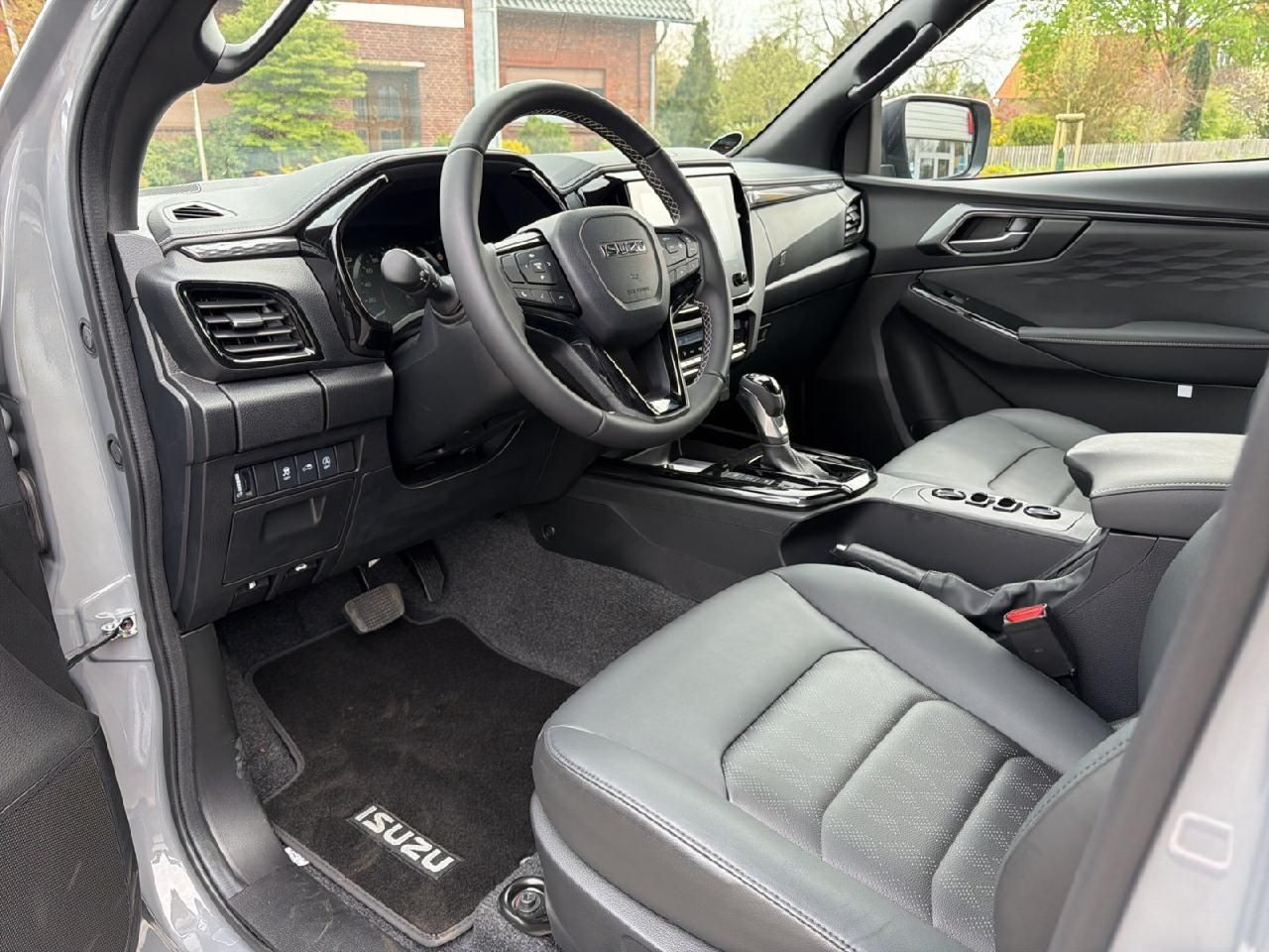 Fahrzeugabbildung Isuzu D-Max Double Cab 4WD V-CROSS für Wohnkabine