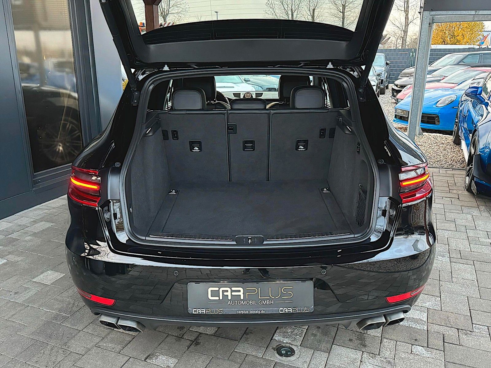 Fahrzeugabbildung Porsche Macan Turbo Carbon CHRONO *ACC*PANO*21 ZOLL*