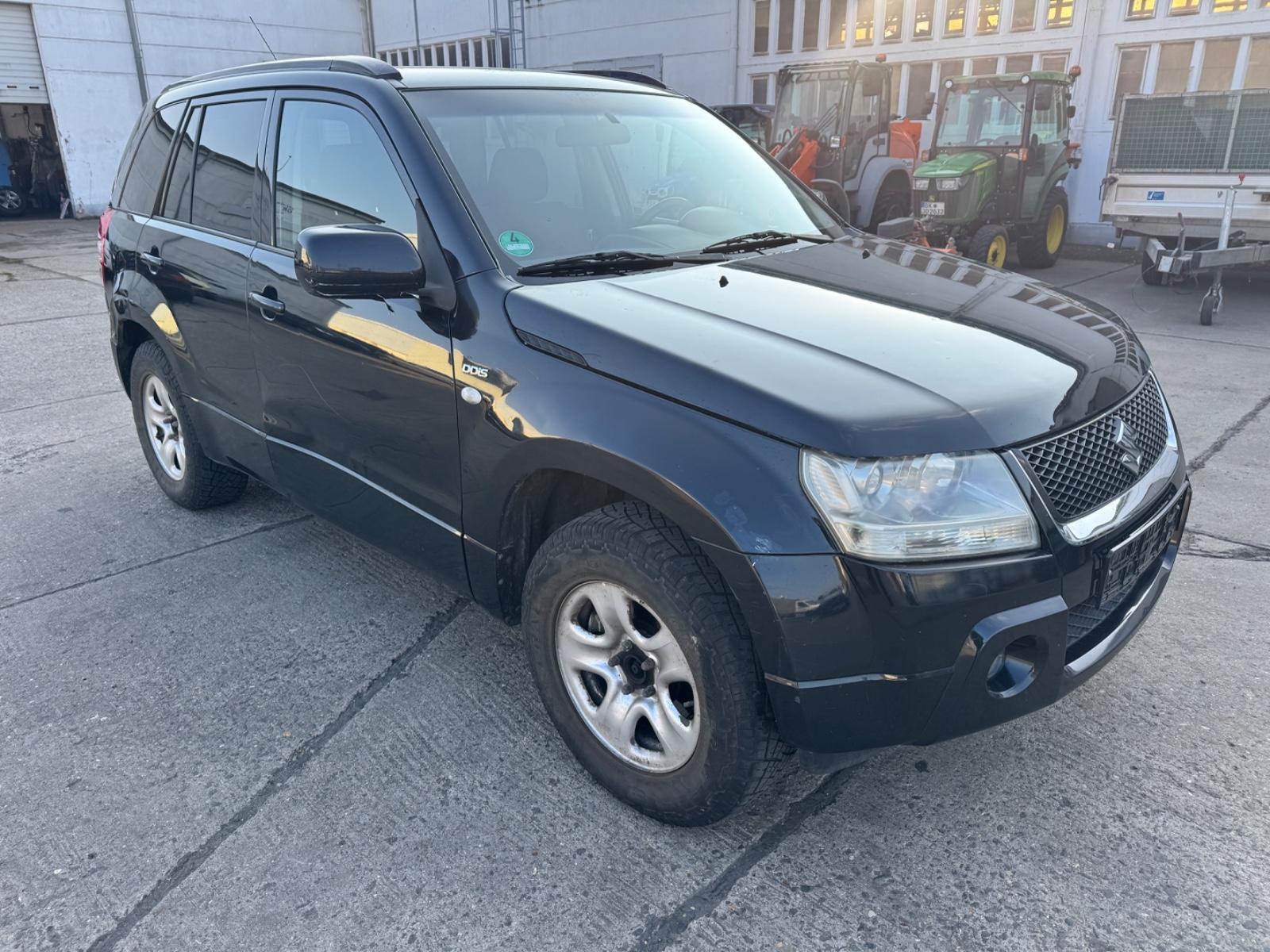 Suzuki Grand Vitara 1.9 Diesel,4 WD,5 Türig,AHK