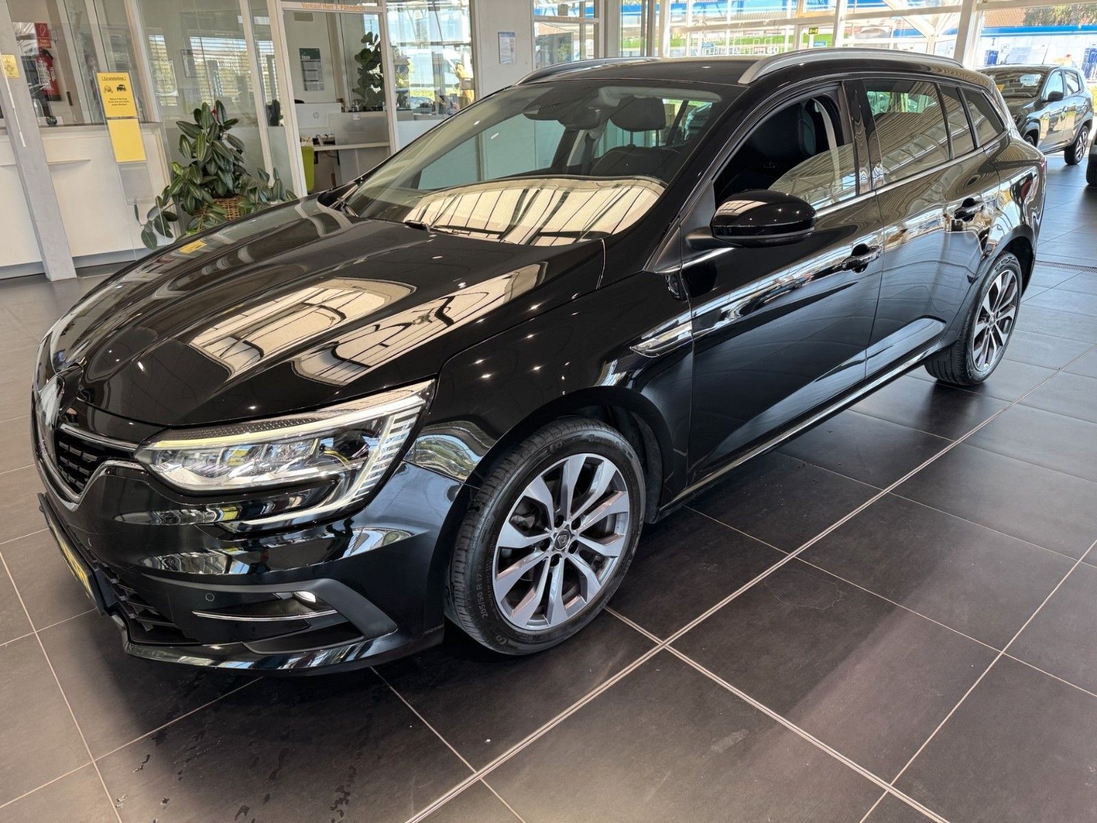 Renault Megane IV Grandtour Intens TCe140 EDC *AUTOMATIK