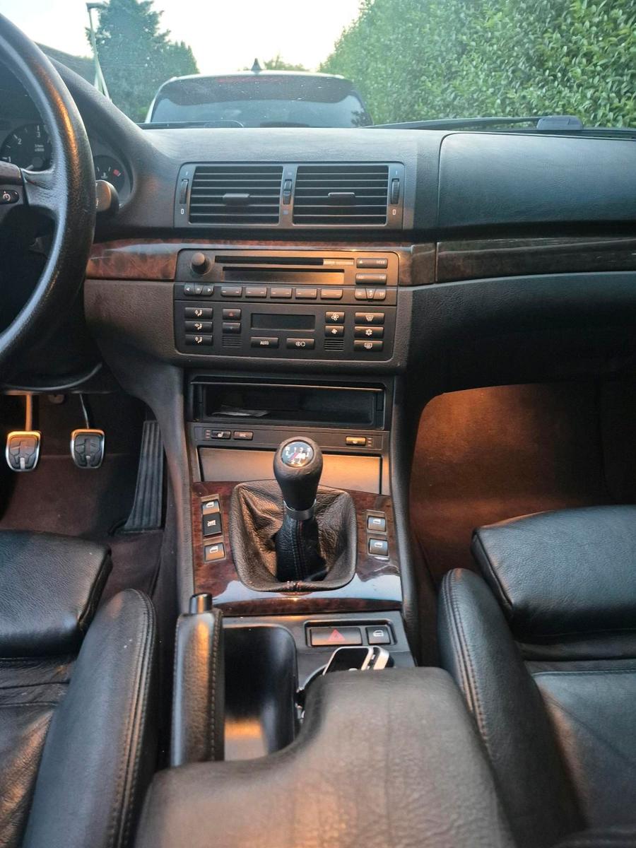 BMW 318 2004 — вигляд ззаду