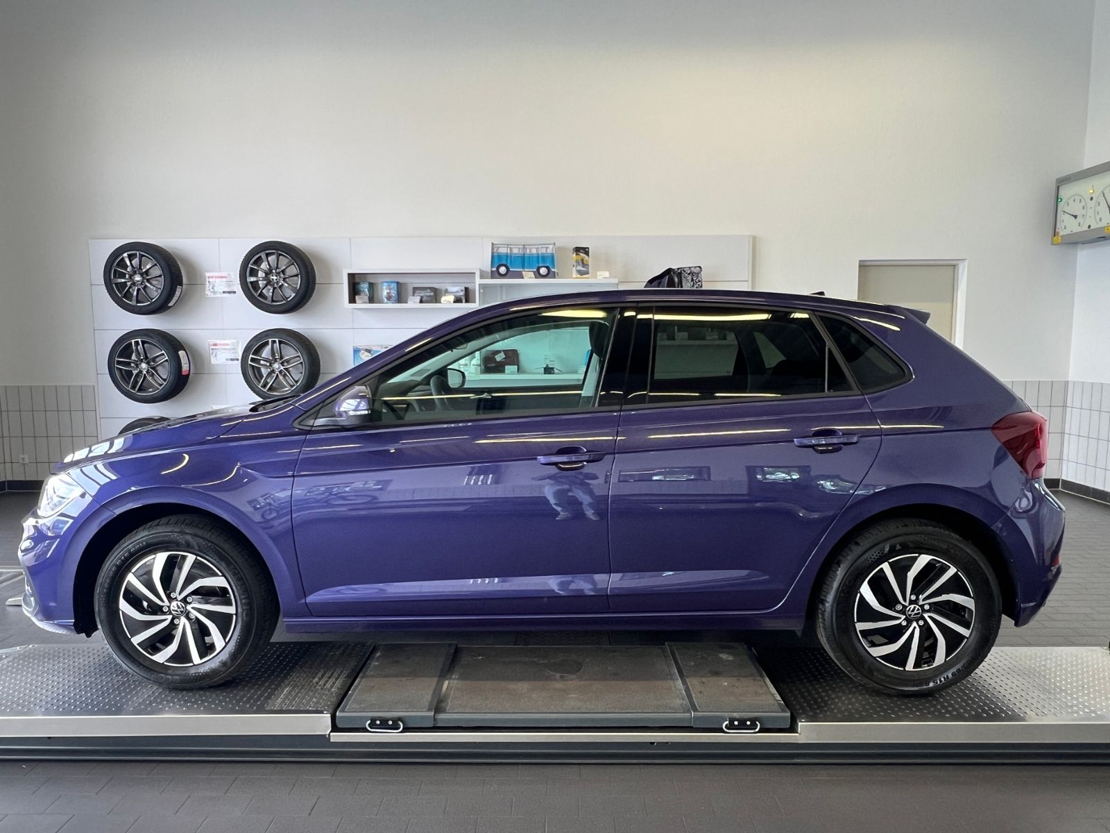Fahrzeugabbildung Volkswagen Polo Life 1.0 TSI *LED, App Connect, PDC, Kamera