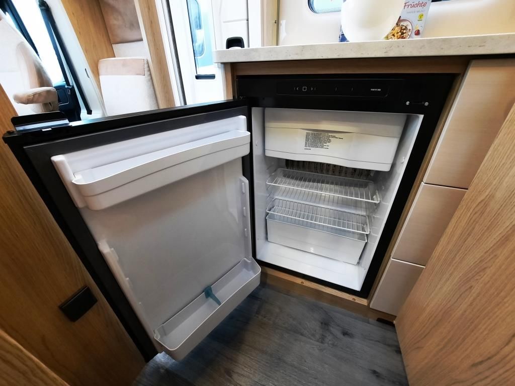 Fahrzeugabbildung LMC Cruiser V 646 G Solar/Rüfa/Sat/TV