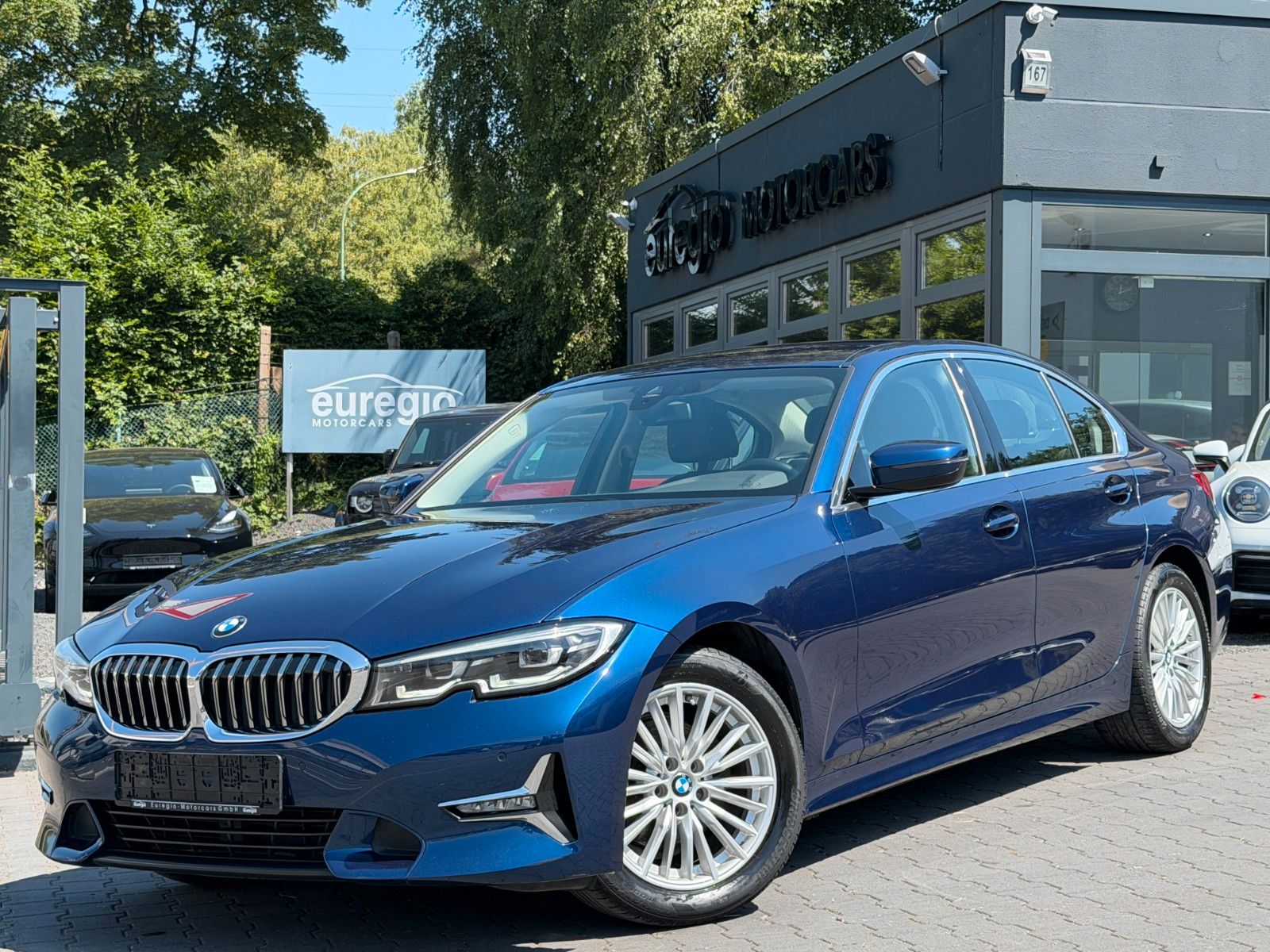 BMW 320 d Luxury Line Aut. 1 Hand - LED - Leder - //