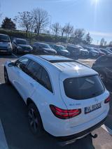 Mercedes-Benz GLC 300 4MATIC Autom. -360/Panoramic - Mercedes-Benz GLC 300: Von Privat