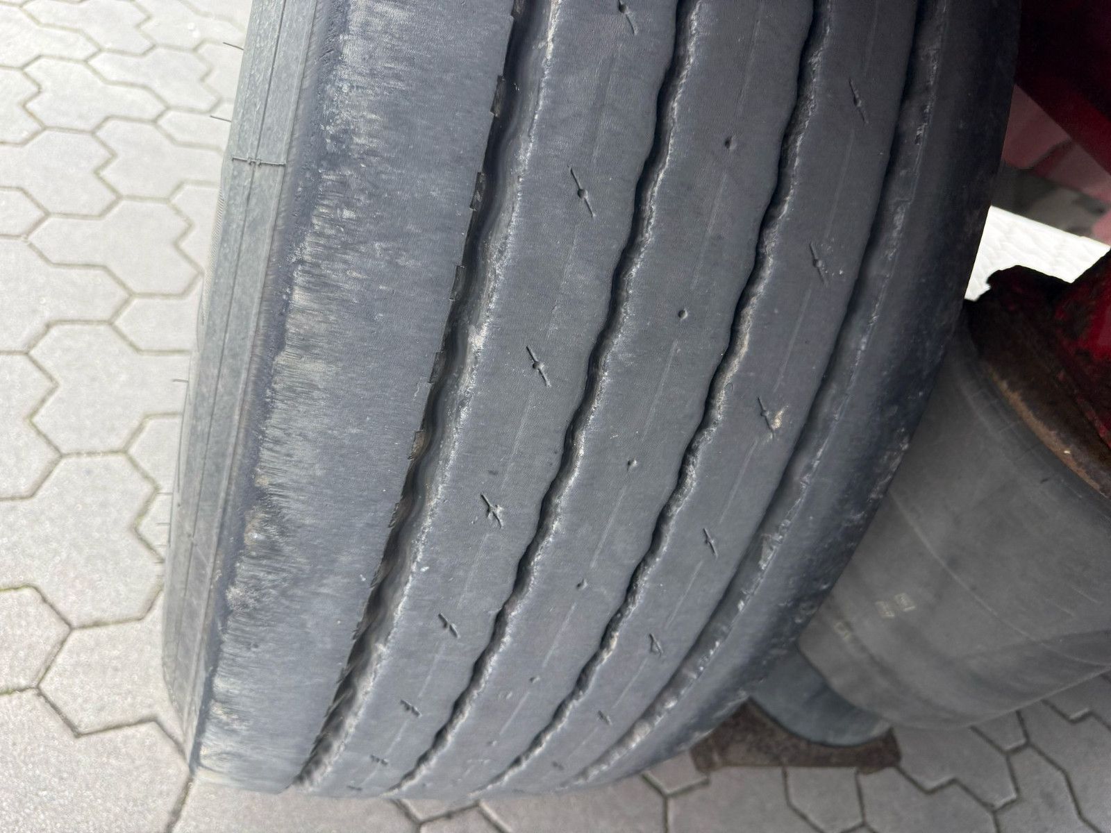 Fahrzeugabbildung Schwarzmüller SPA 3/E Plattform Auflieger mit Schwerlastwinden