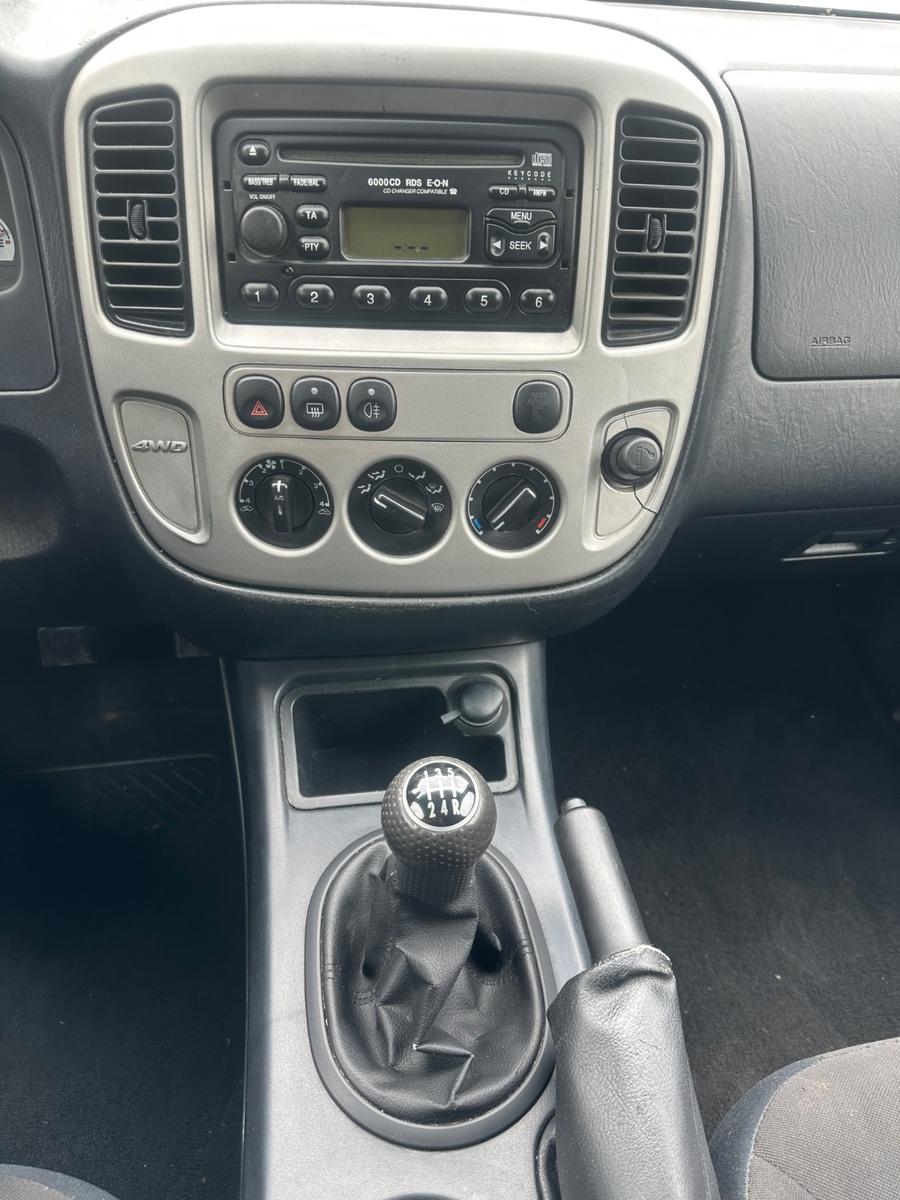 Ford Maverick 2005 — photo 14
