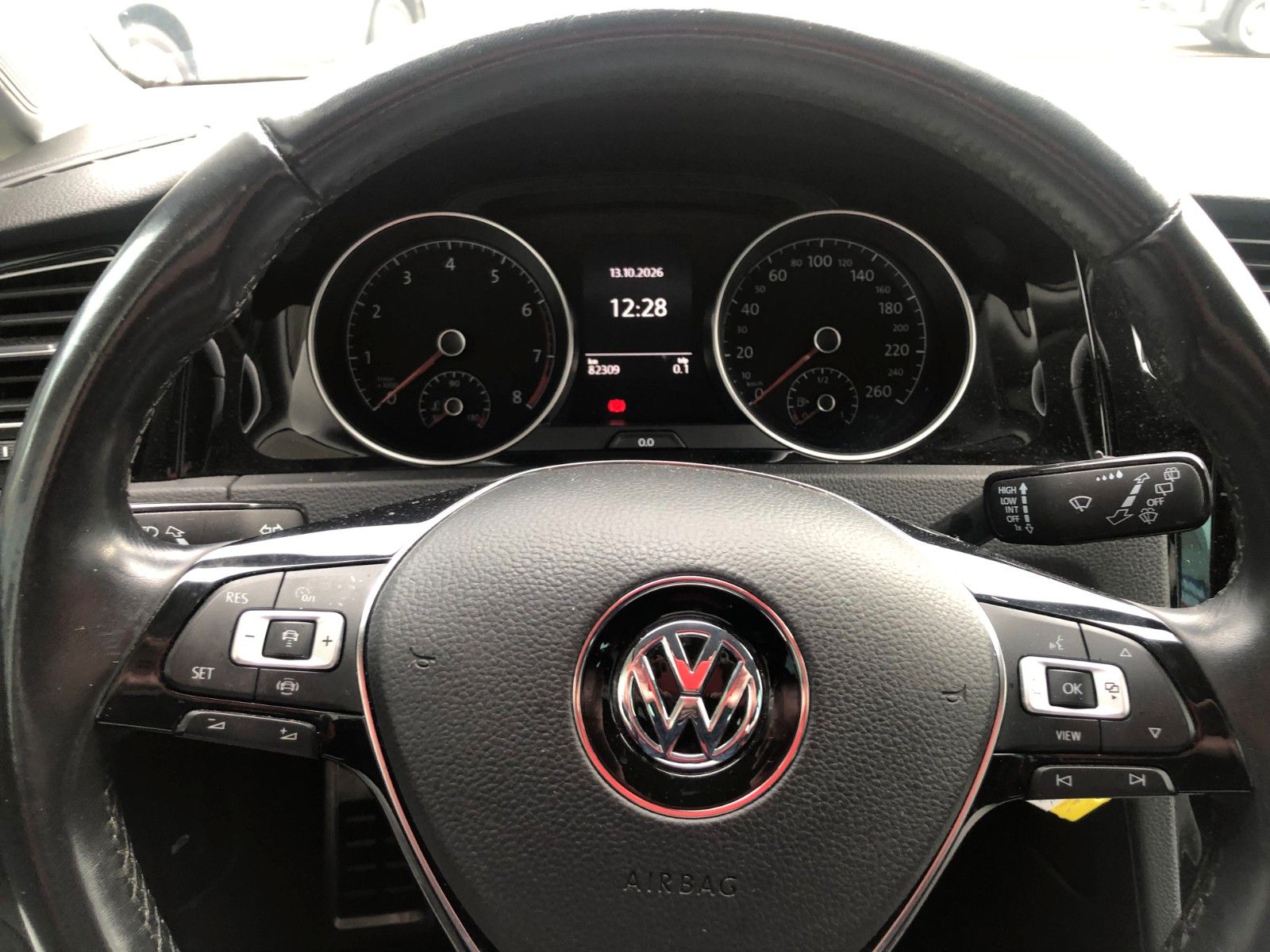 Fahrzeugabbildung Volkswagen Golf VII Variant IQ.DRIVE Seitenschaden