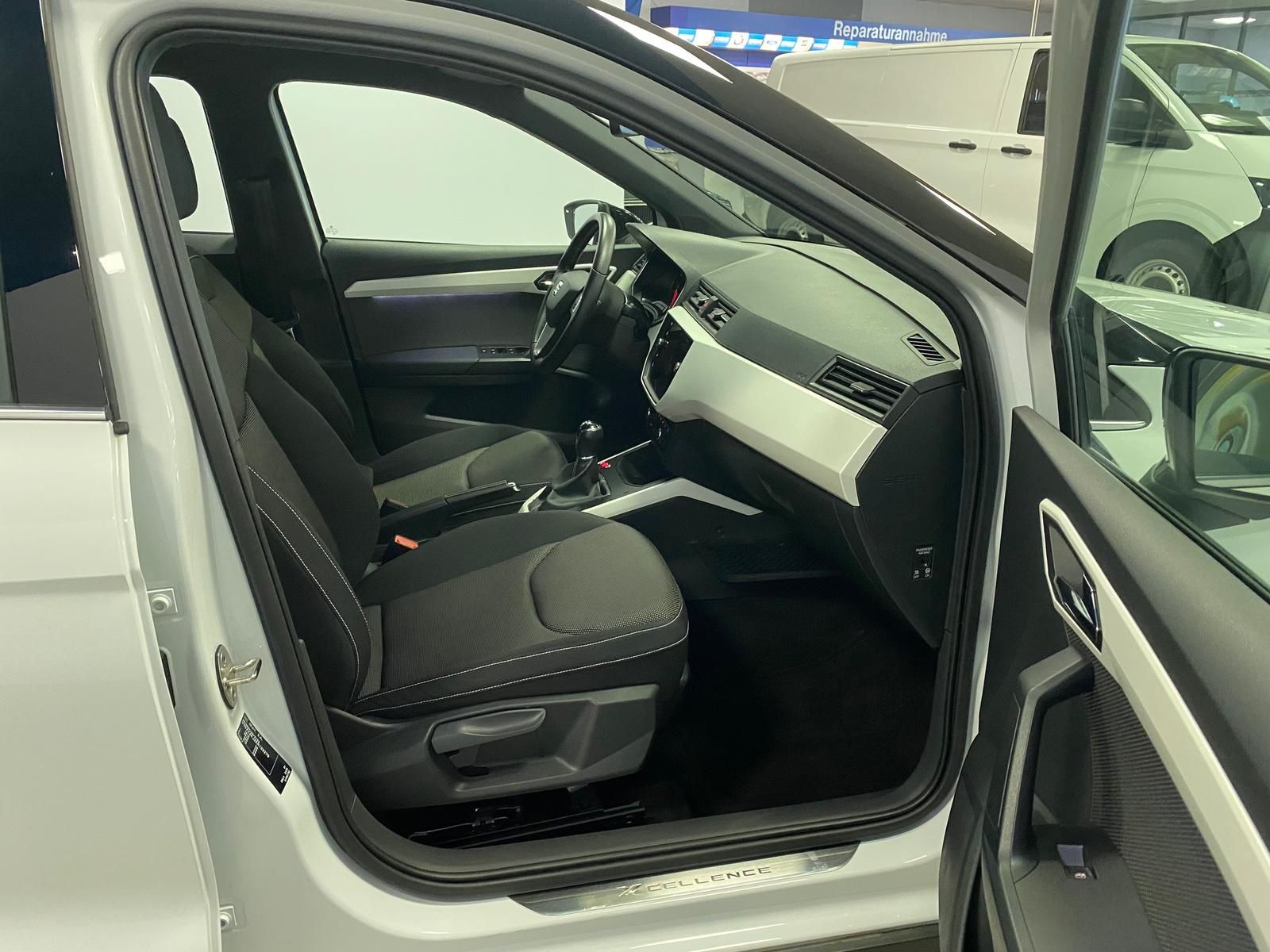 Fahrzeugabbildung SEAT Arona 1.0 TSI Xcellence+APP+NAVI+PDC+LED+TEMPOMA