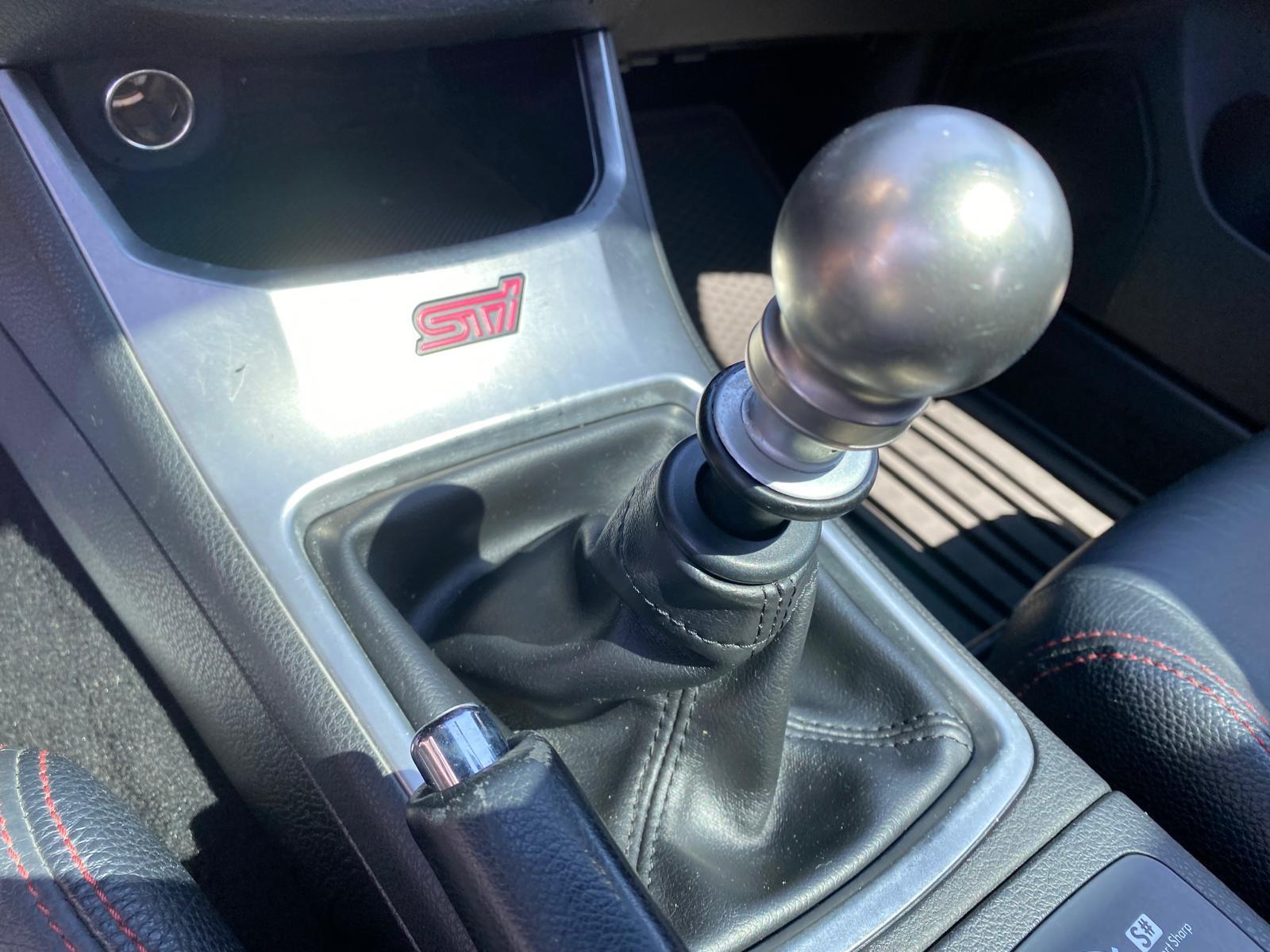 SUBARU WRX - STI - 310 CV - BVM - TOIT OUVRANT