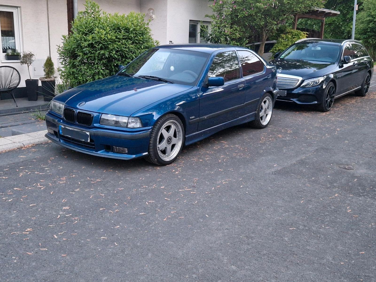 BMW 323