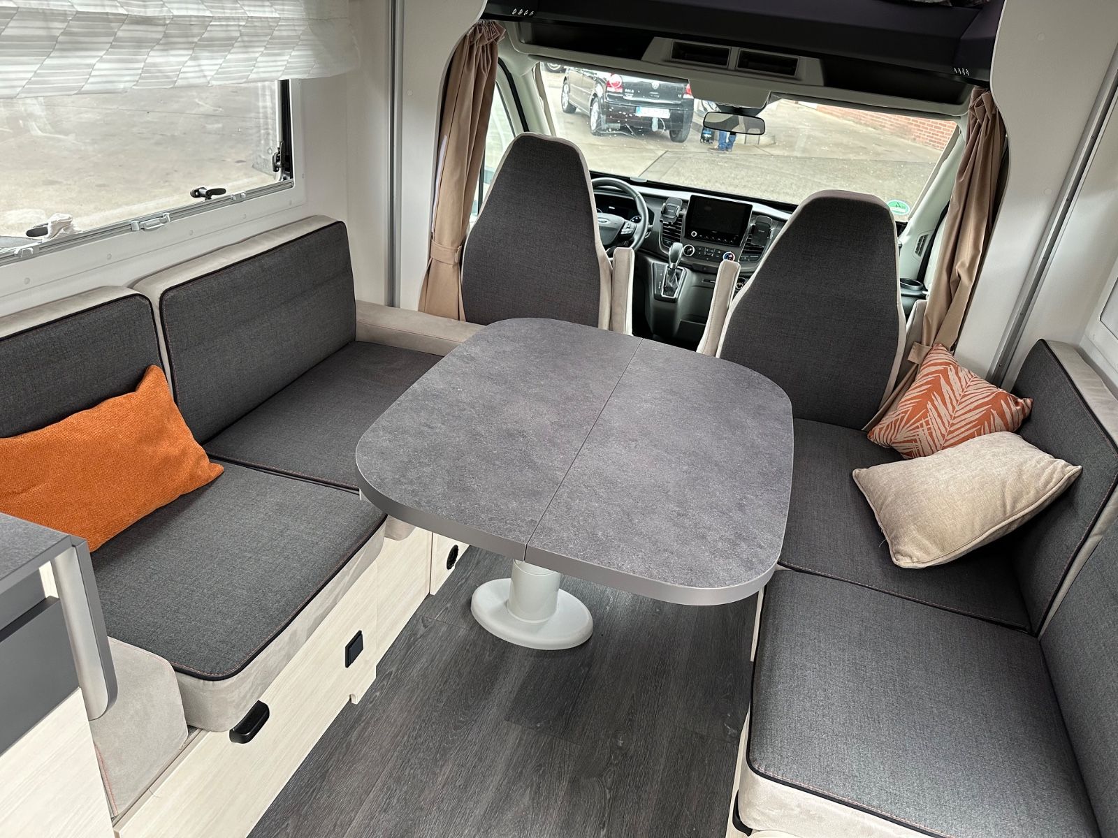 Fahrzeugabbildung Challenger 260 Graphite Ultimate 170 Automatic AHK/Sat/TV