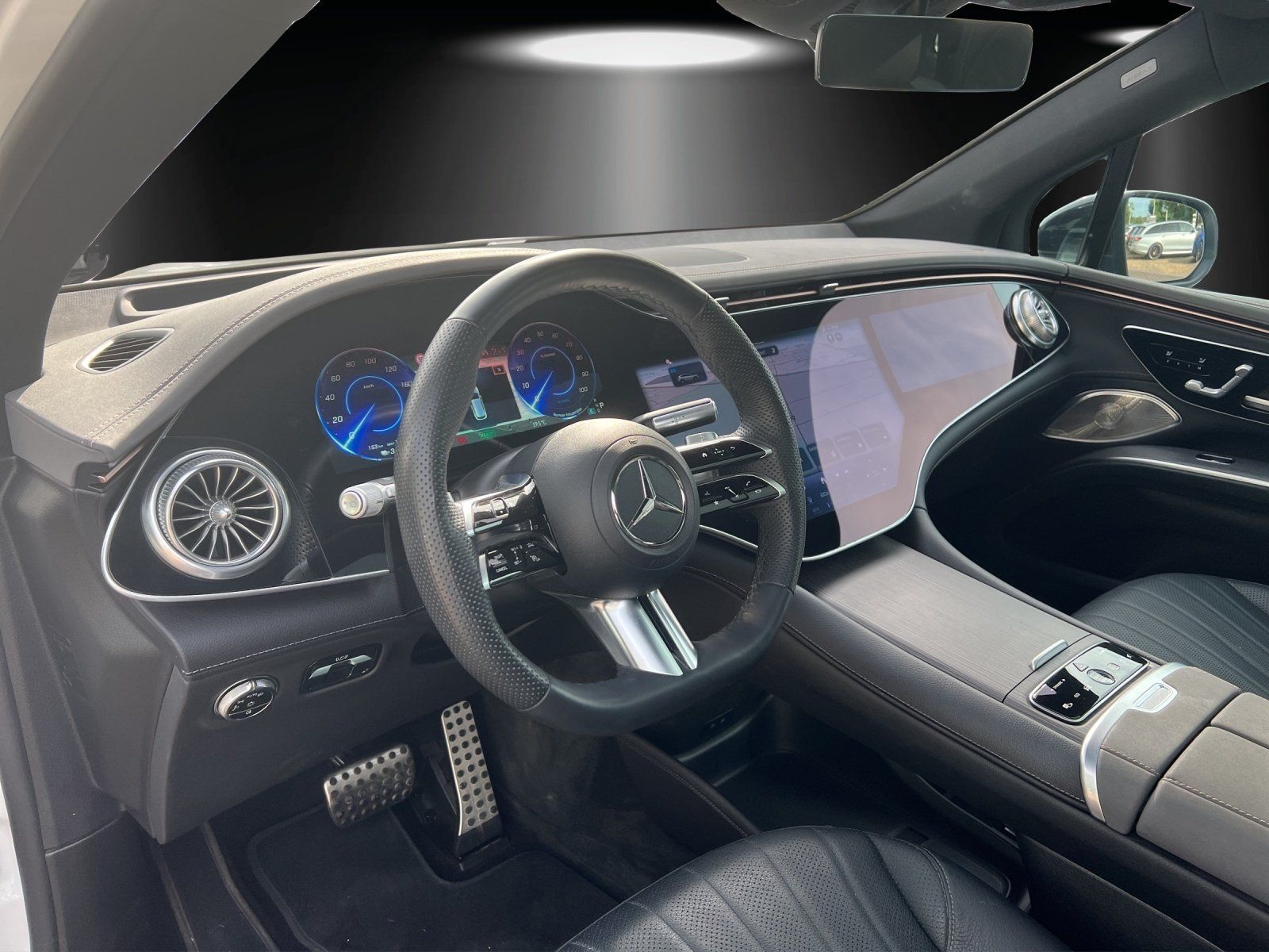 Fahrzeugabbildung Mercedes-Benz EQS 450 4M SUV AMG DISTRO Sitzkl HYPER HAL 360°