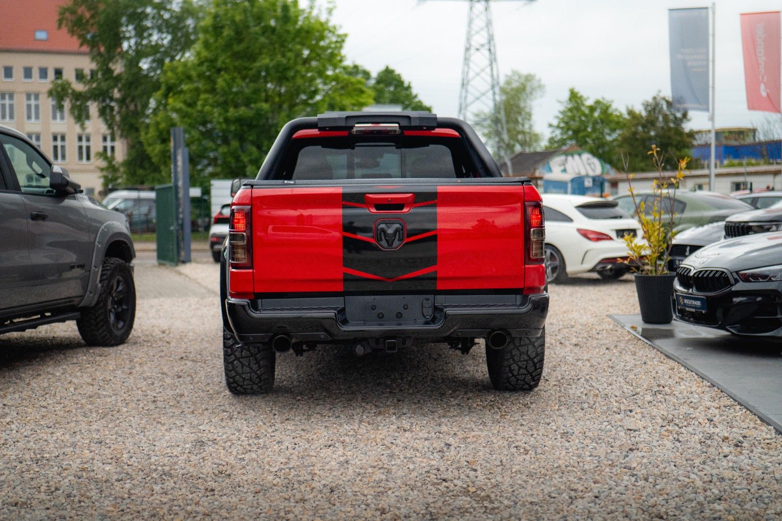 Fahrzeugabbildung Dodge RAM 5.7 V8 HEMI 4x4 RED DEVIL Offroad NightPaket