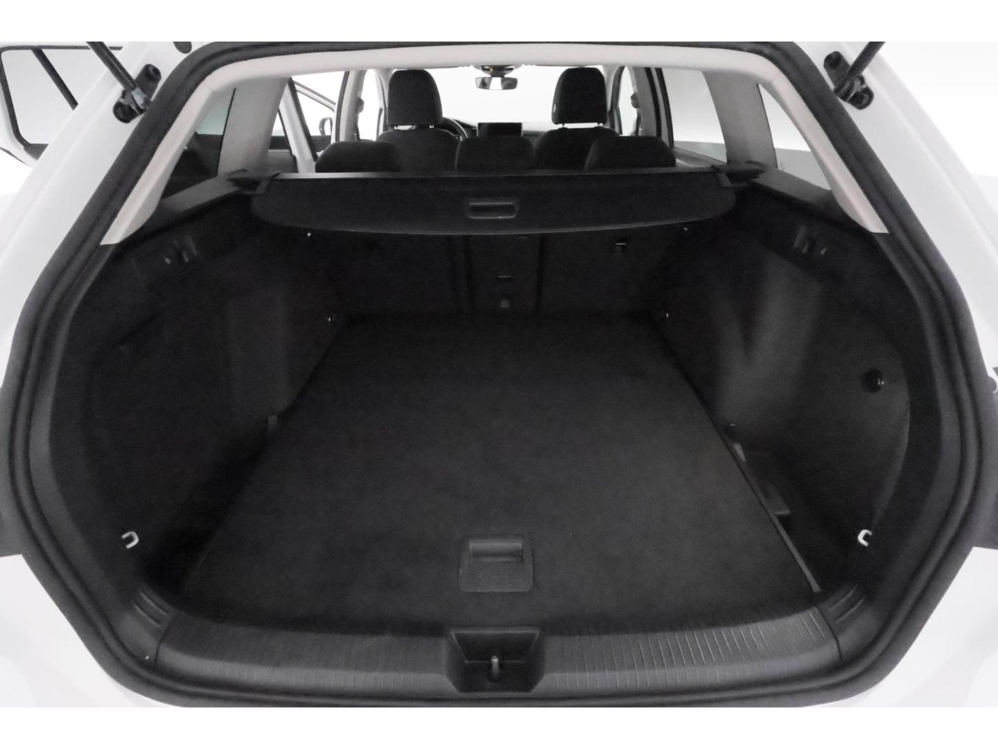 Volkswagen Golf Variant VIII 1.5eTSI DSG Life+LED+VIRTUAL, миниатюра 16