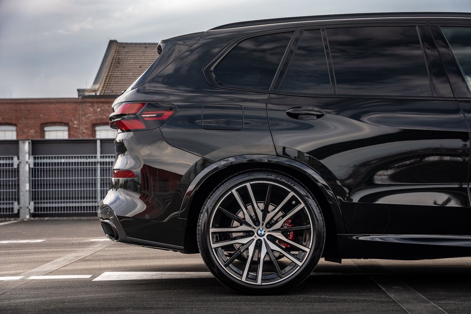 Fahrzeugabbildung BMW X5 40d xD M-SPORT PRO|AHK|MASSAGE|LIFT|CARBON