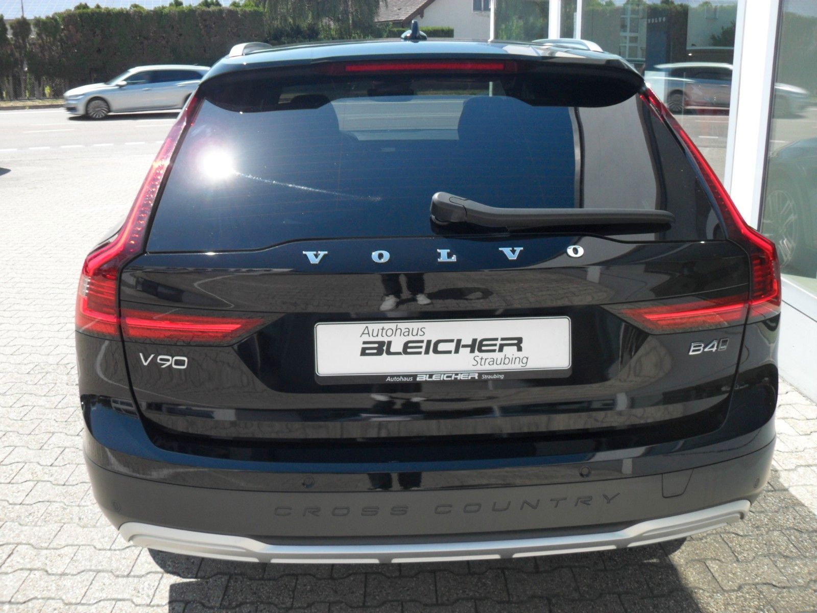 Fahrzeugabbildung Volvo V90 B4 Cross Country Plus AWD