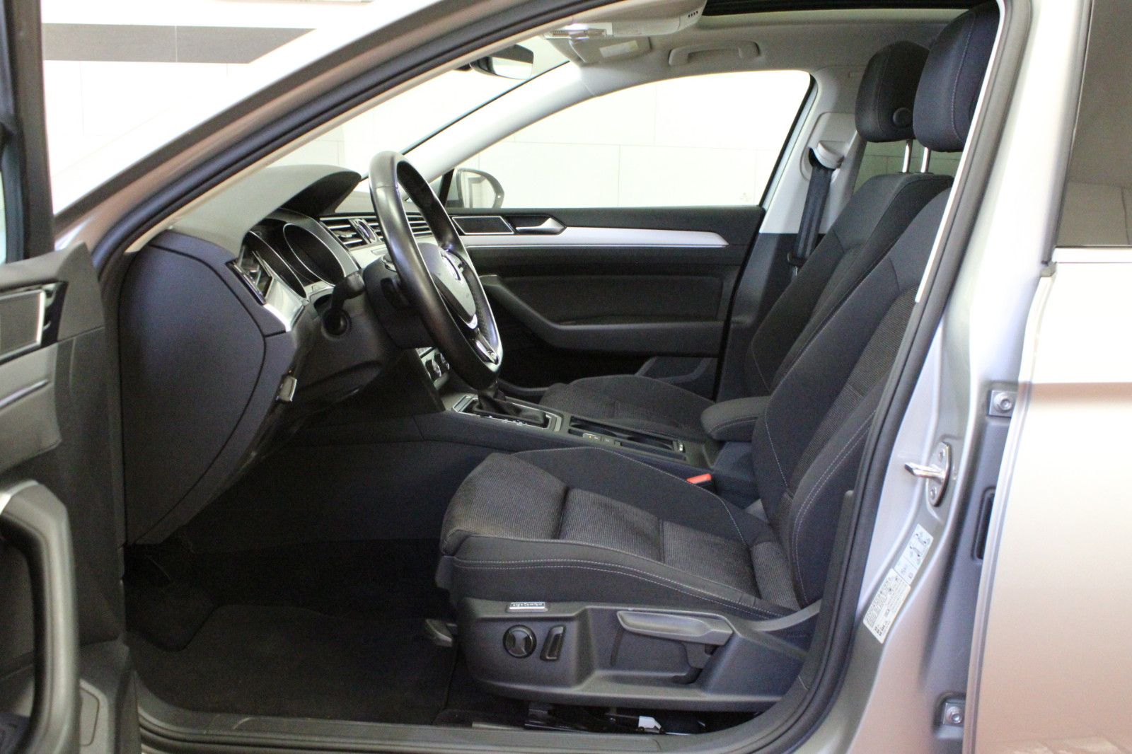 Fahrzeugabbildung Volkswagen Passat Variant 1.8 TSI DSG Comfortline Variant