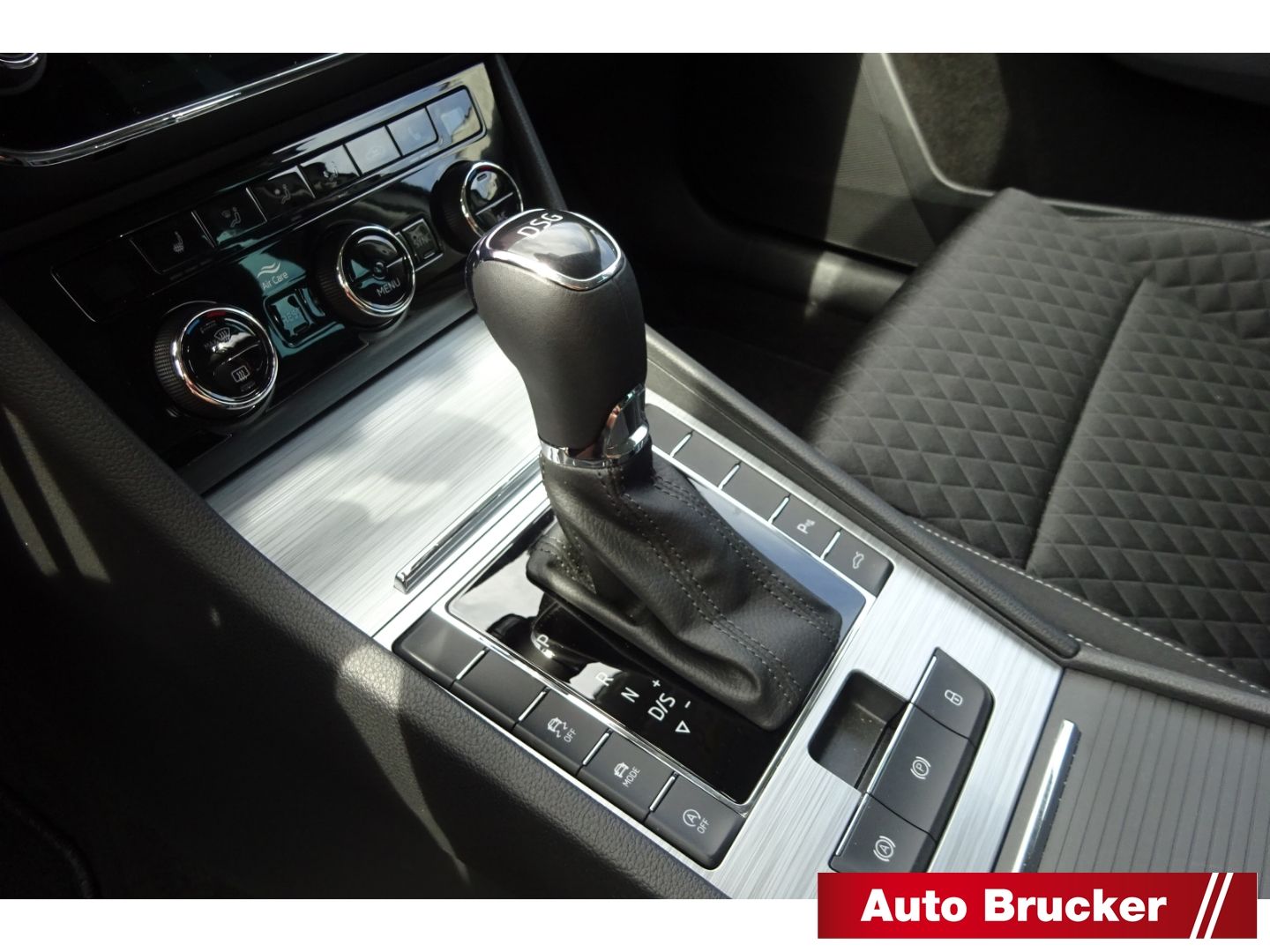 Skoda Superb Combi Ambition 2.0 TDI Navi Alu FSE LED foto 18