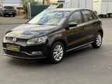 Volkswagen Polo V Comfortline-1.HAND-TÜV NEU-SCHEKHEFT - VW Polo Gebrauchtwagen in Wiesbaden