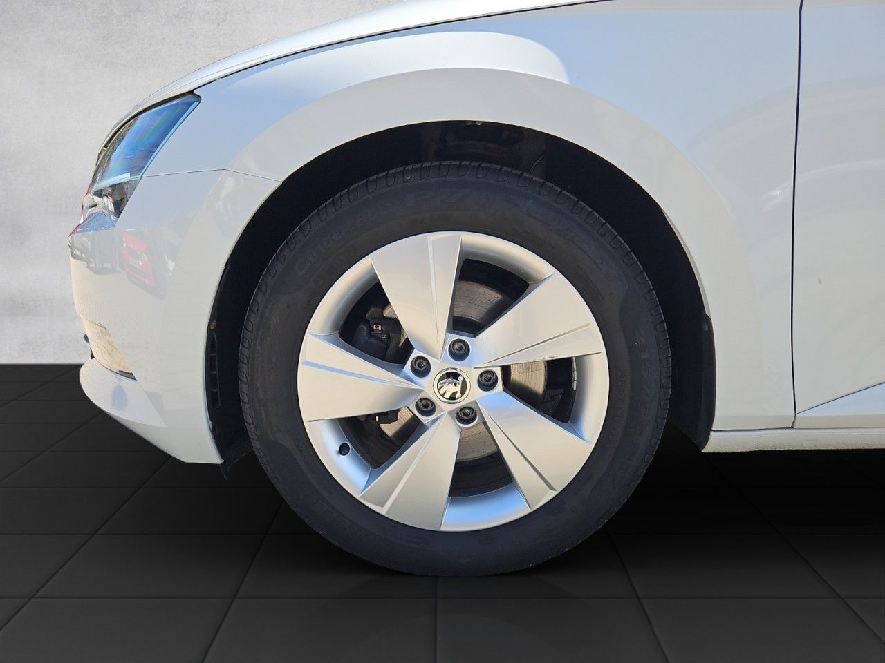 Fahrzeugabbildung SKODA Superb Combi Ambition 4x4,DSG,AHK,el.Heckklappe