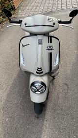 Vespa GTV 300 E5 - VESPA BEIGE ROLLER