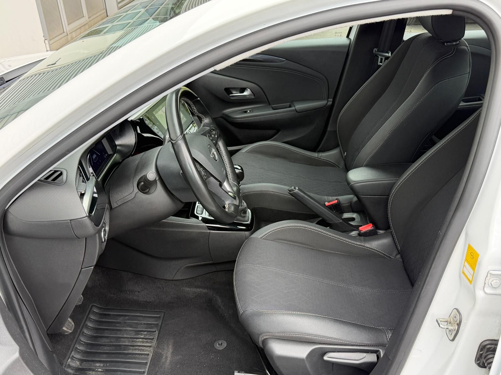 Fahrzeugabbildung Opel Corsa F Elegance 1.5 D DAB GRA Navi LED SHZ PDC