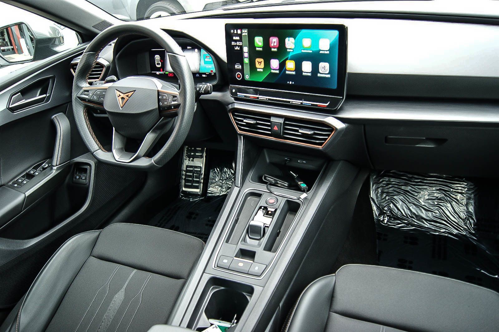 Fahrzeugabbildung CUPRA Leon Sportstourer e-Hybrid PANORAMA CARPLAY ACC