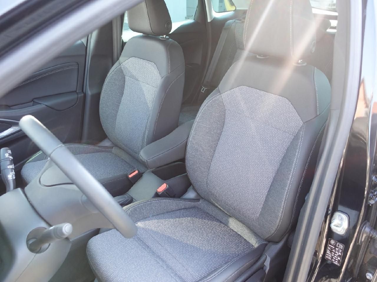 Fahrzeugabbildung Opel Crossland 1,2 Elegance Automatik Anhängerkupplun