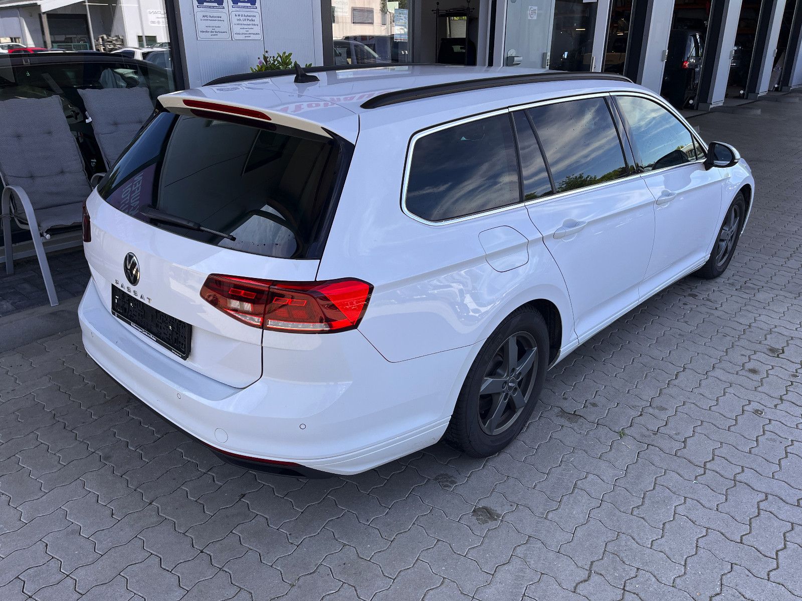 Fahrzeugabbildung Volkswagen Passat Variant Business