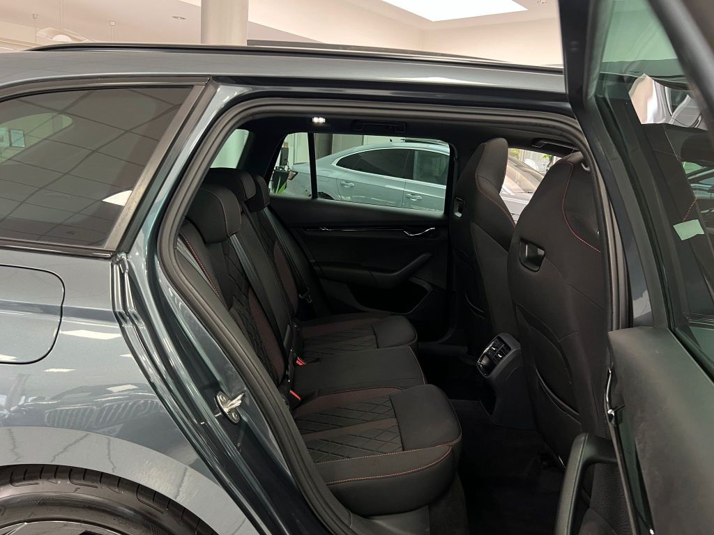Skoda Octavia RS Combi 2.0 TSI*LED*PANO*TOTW*VIRTU*DAB