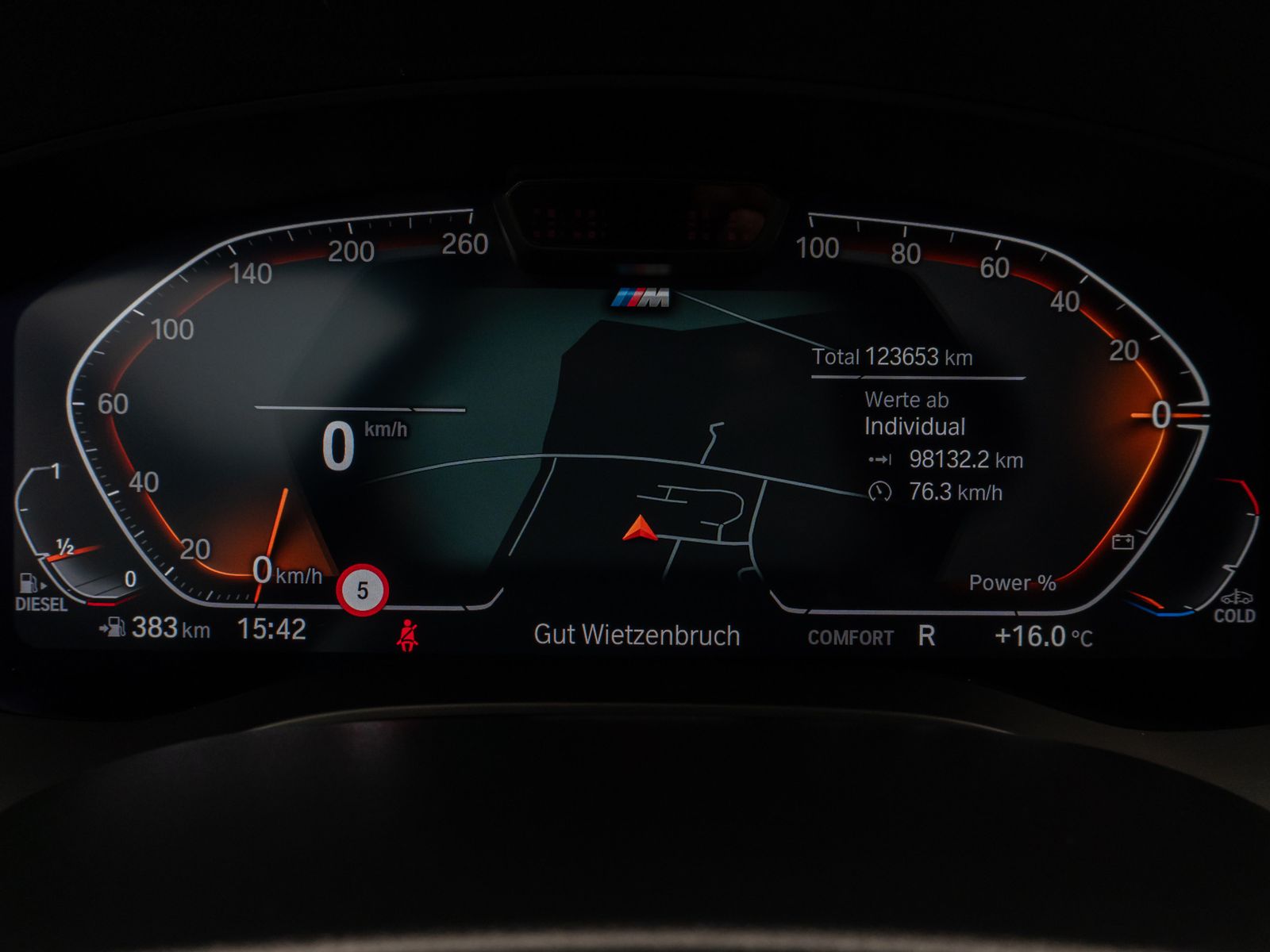 Fahrzeugabbildung BMW 530d xD M Sport Laser Kamera HUD DAB HiFi Komfor