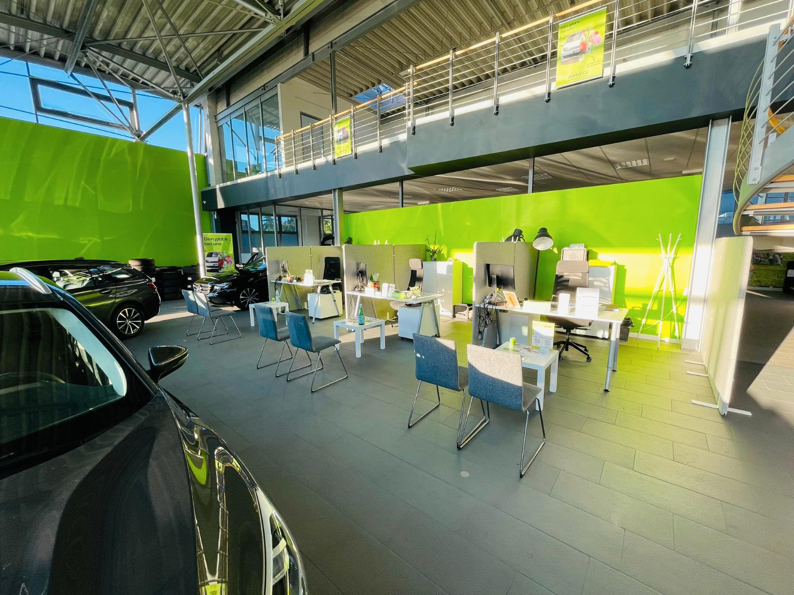 showroom-image-top