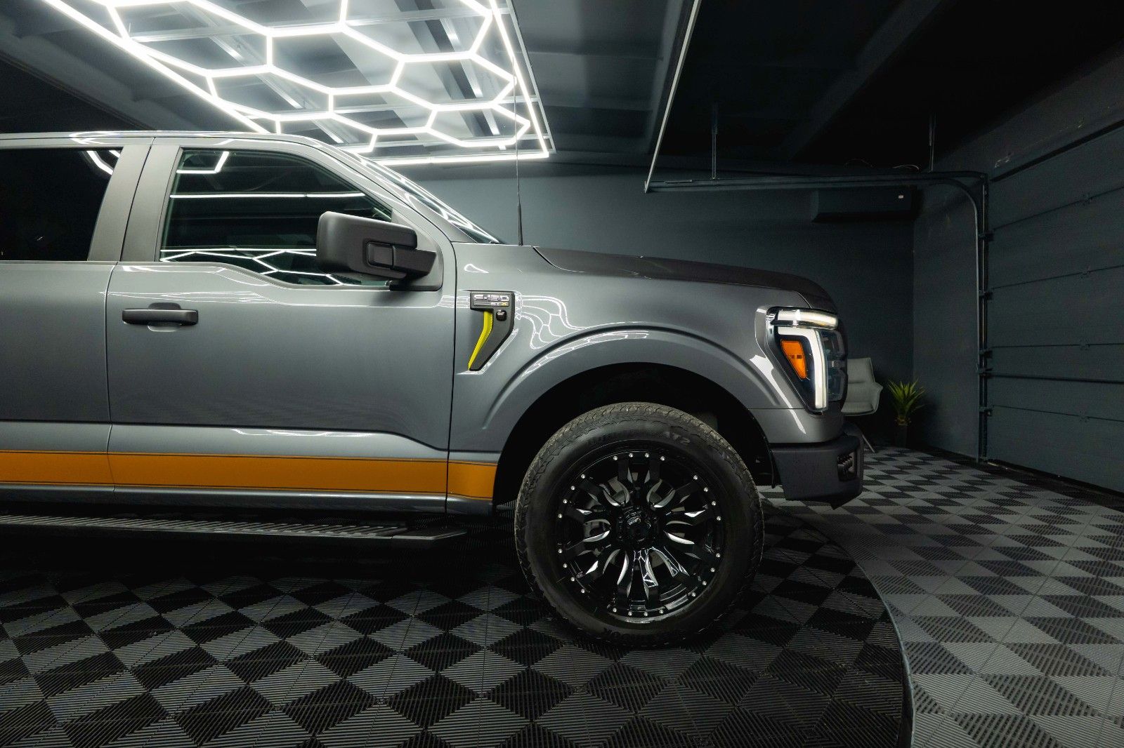 Fahrzeugabbildung Ford F150 5.0L V8 4x4 Offroad SuperCrew RAPTOR 19%