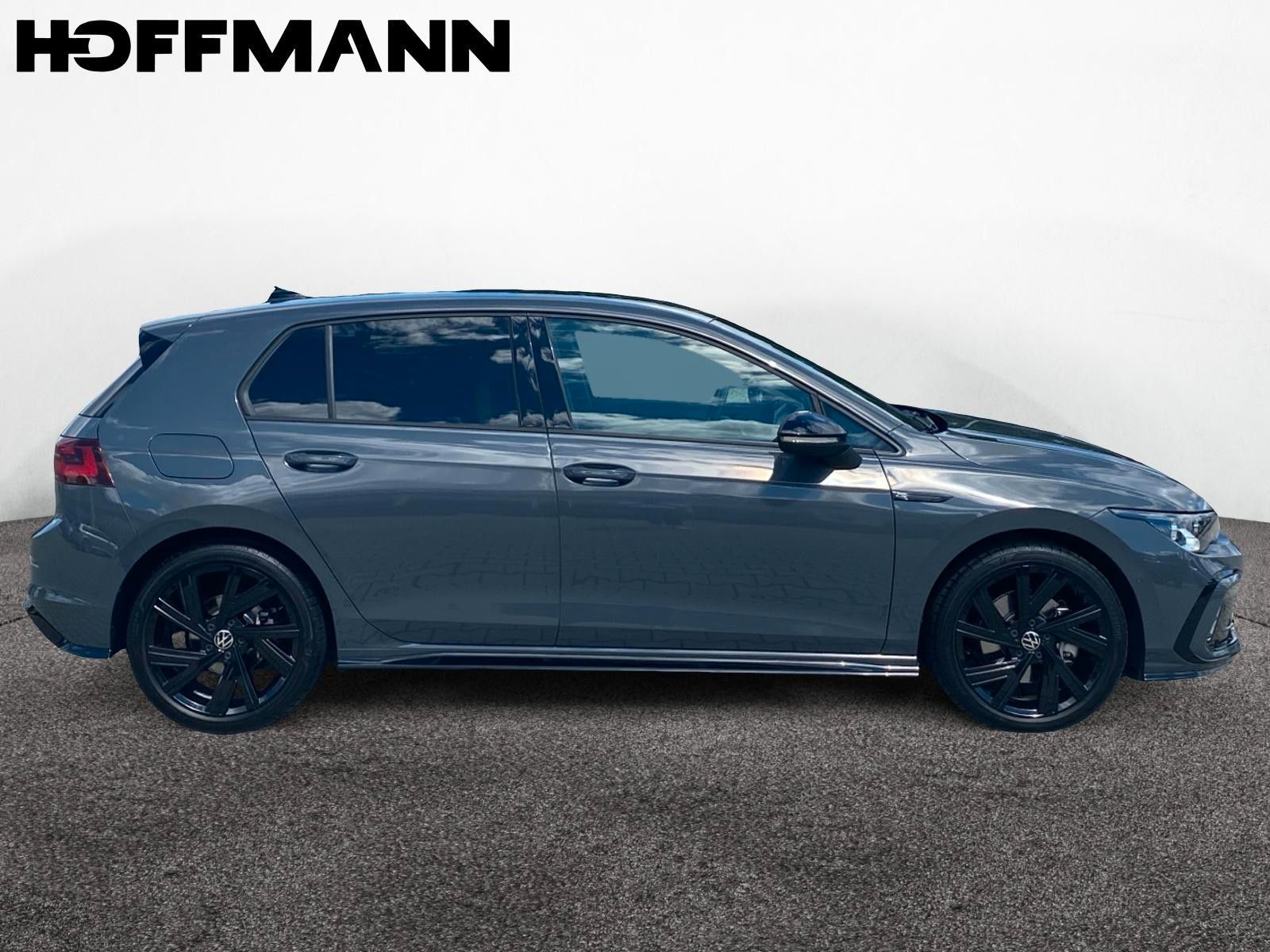 Fahrzeugabbildung Volkswagen Golf 2.0 TSI 4Motion DSG R-Line Black&Style