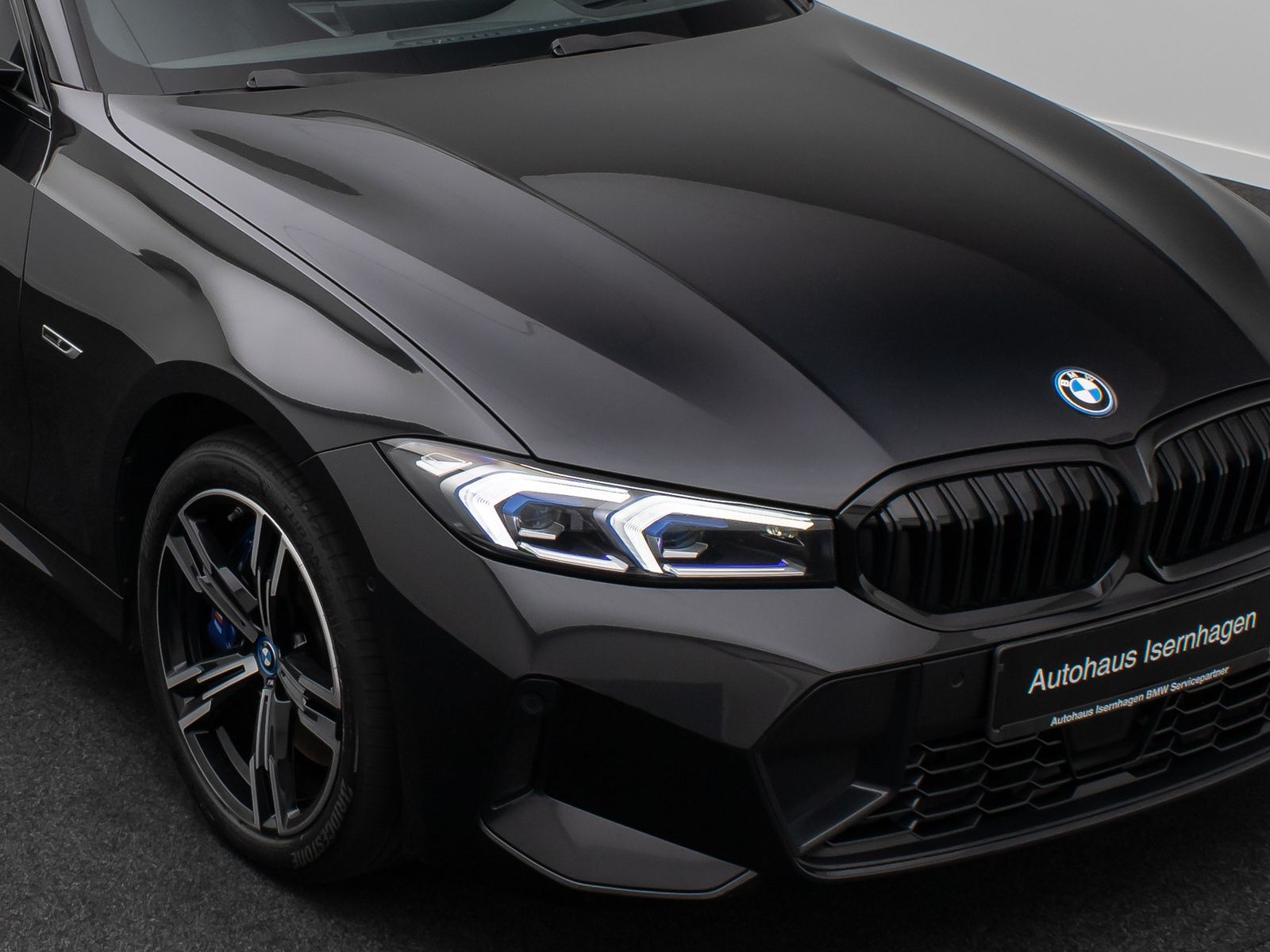 Fahrzeugabbildung BMW 330e M Sport HUD Kamera HiFi DAB Komfort Alarm