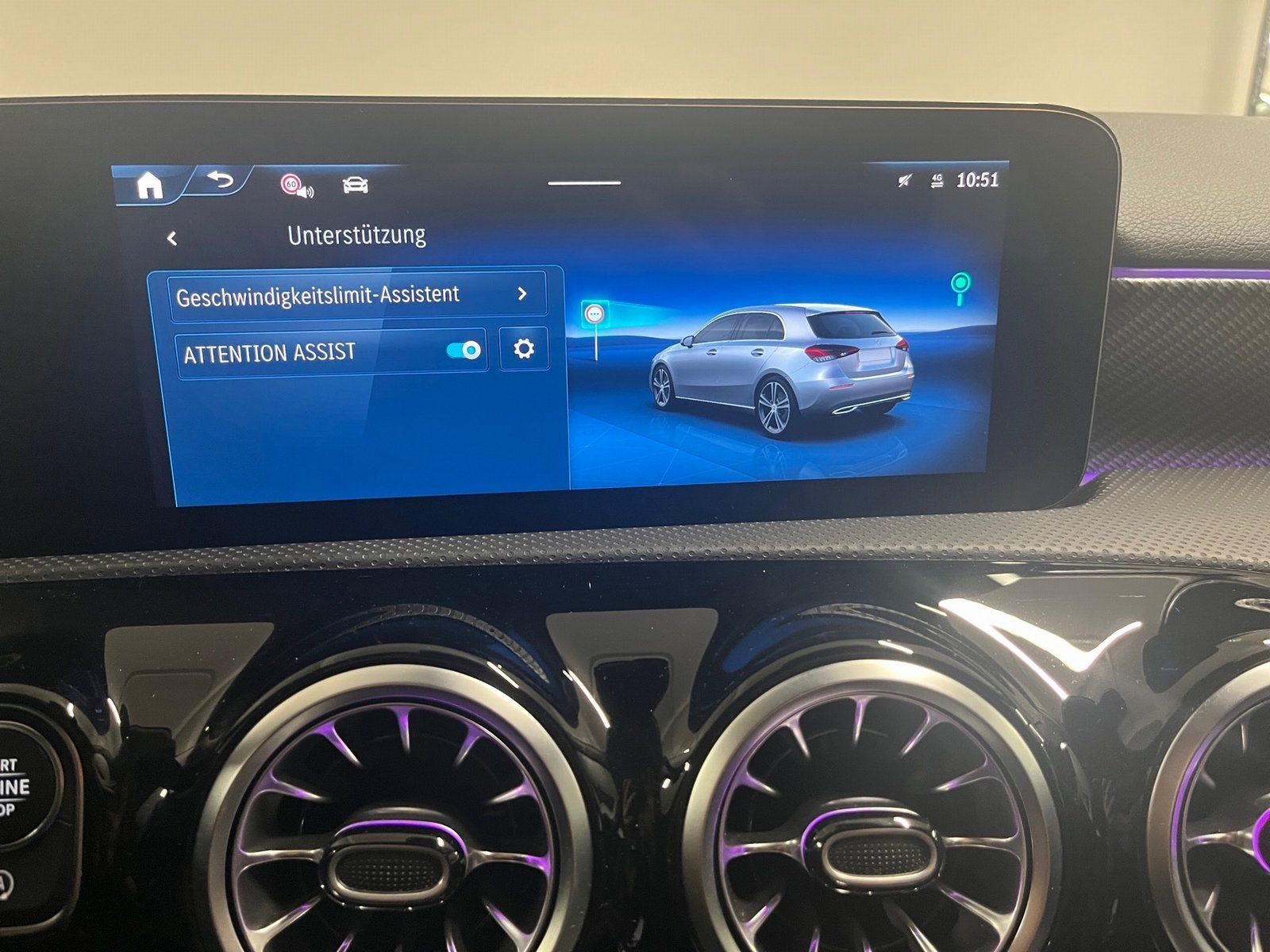 Fahrzeugabbildung Mercedes-Benz A 180 Progressive*AHK*LED*MBUX-Premium*Kamera*