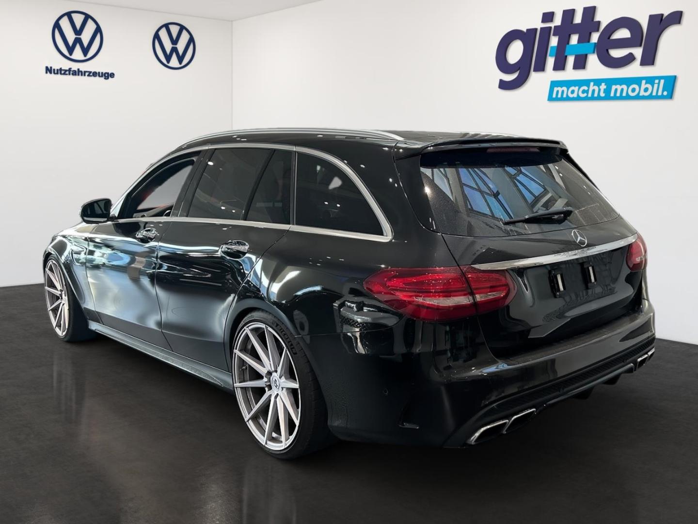 Mercedes-Benz C 63 AMG BUSINESS PLUS LED R.CAM SHZ PERFORMANCE