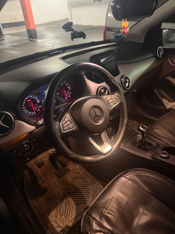 Image of Mercedes-Benz B 180