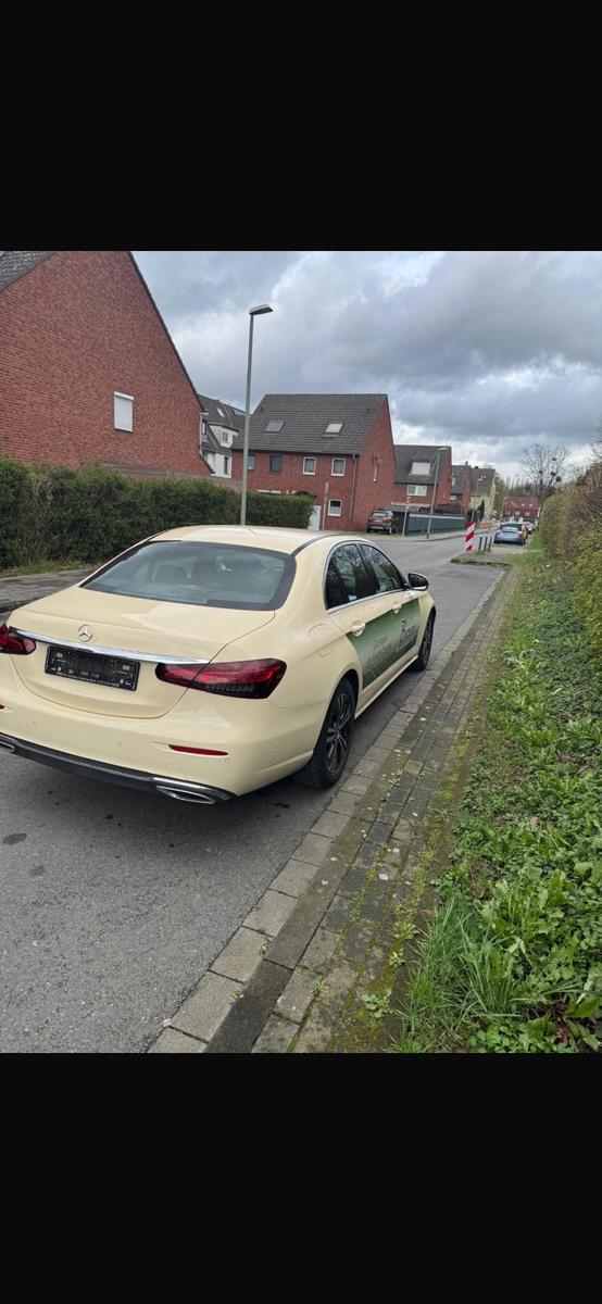 Mercedes-Benz E 220 d Autom. -