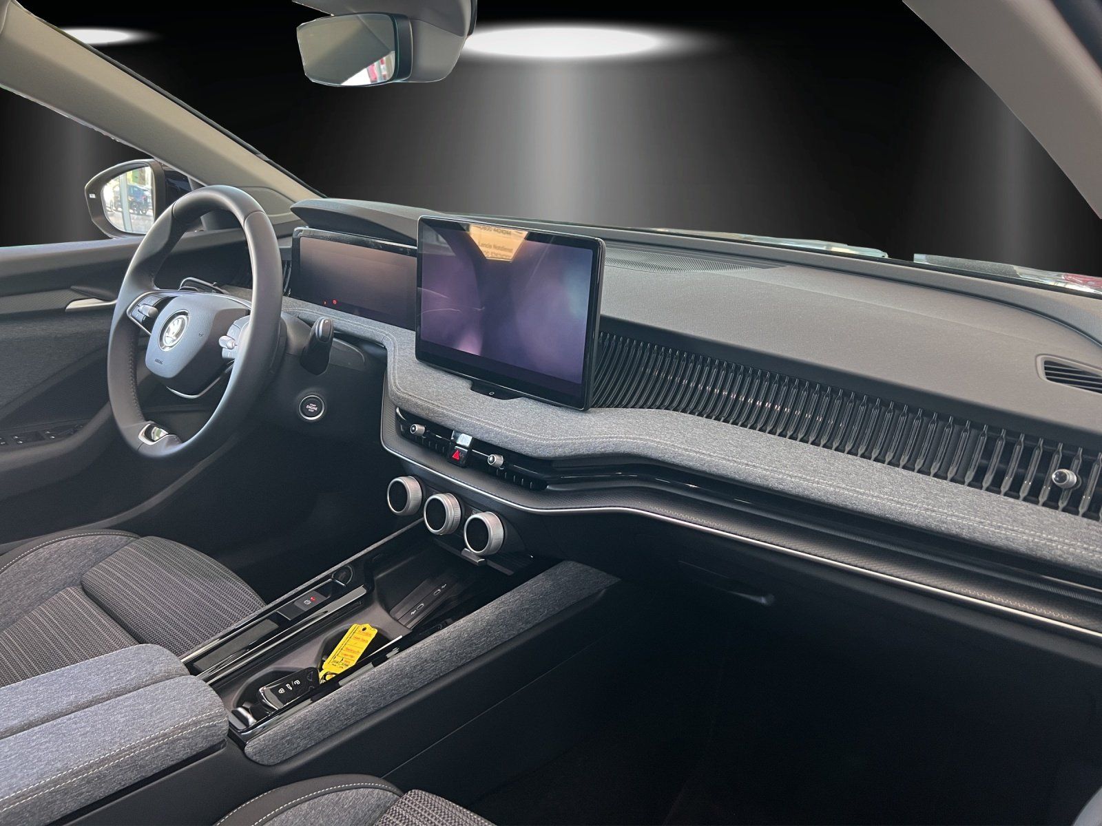Fahrzeugabbildung SKODA Superb Combi Selection 2,0 TDI 110 kW DSG