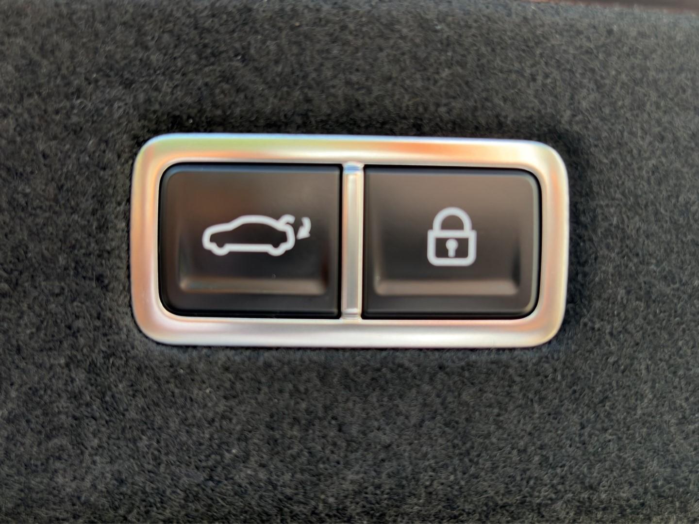 Genesis G90 LUXURY SBW *CAM*LEDER*PANO*CARPLAY*MASSAGE*A